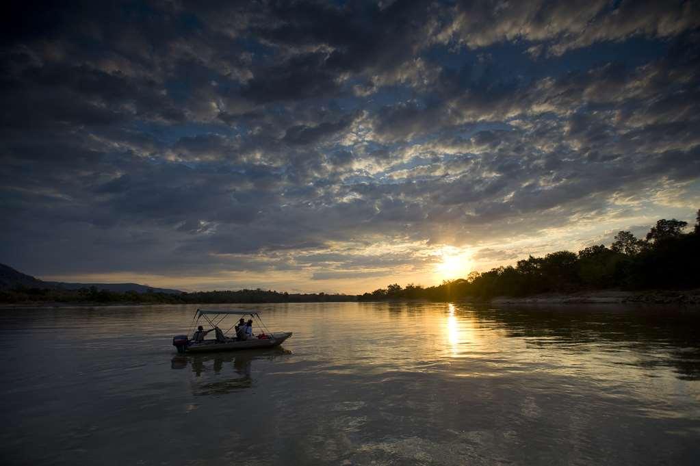 Serena Mivumo River Lodge Mkalinzu Instalações foto