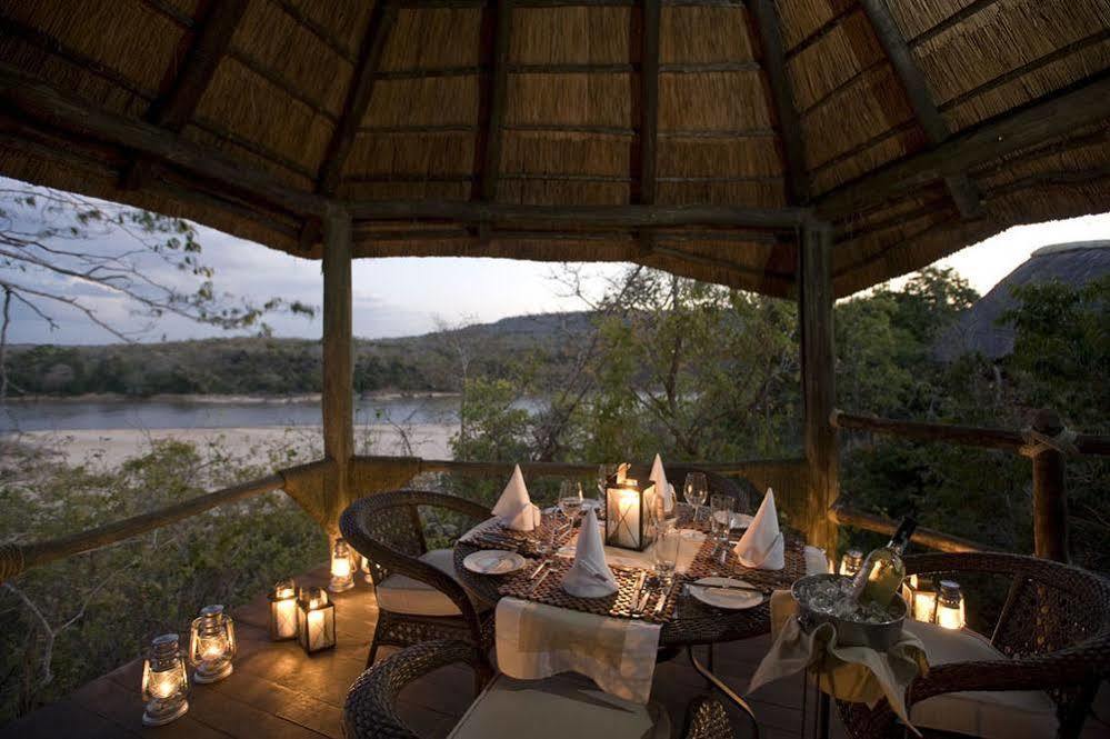 Serena Mivumo River Lodge Mkalinzu Exterior foto